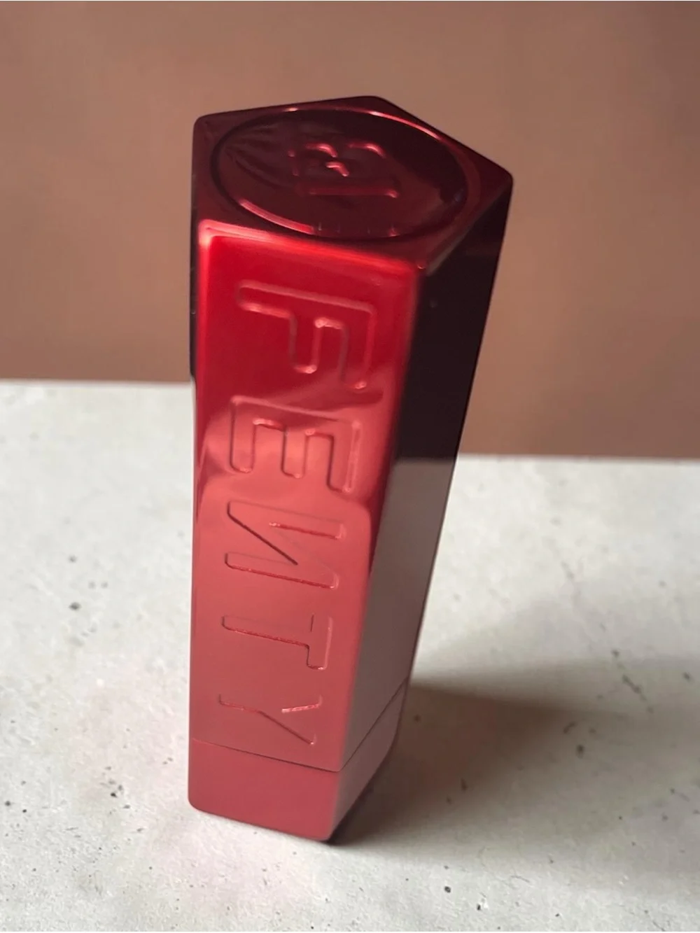 Fenty Beauty Kissin' Kutin Lipstick - Vivid Red